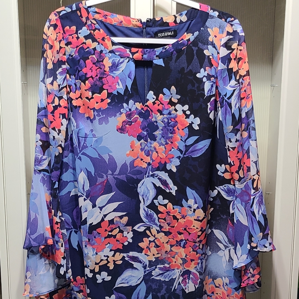 roz & Ali Blue Floral Flutter Sleeves Dress sz 12
